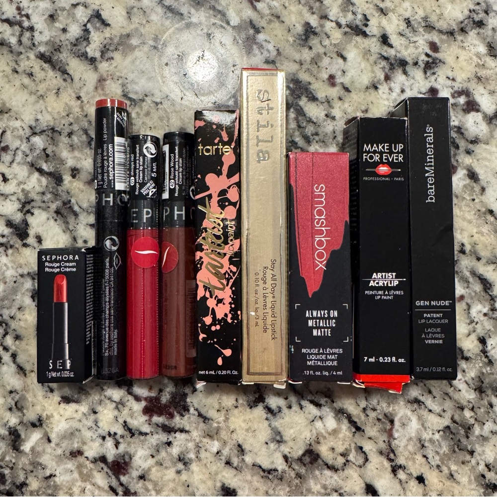 ⭐️LAST CHANCE⭐️ Lipstick/Lipgloss Bundle
